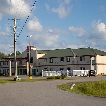 Morgantown Inn & Suites Экстерьер фото
